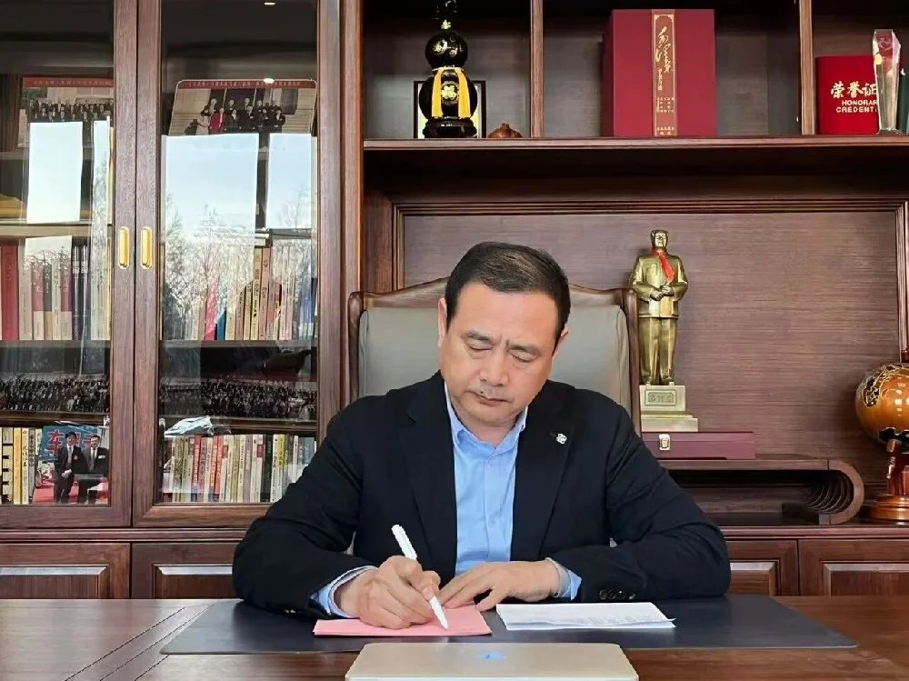 De niño rural a líder empresarial: el inspirador viaje de Feng Qiyong, presidente de Shandong Cane Energy